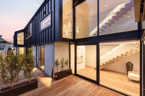 Photo of property in 124b Marine Parade, Mount Maunganui, 3116