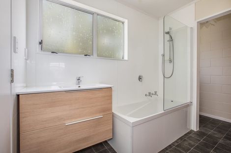 Photo of property in 4 Halyard Place, Whitby, Porirua, 5024