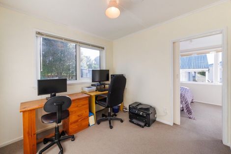 Photo of property in 2 Signal Street, Marton, 4710