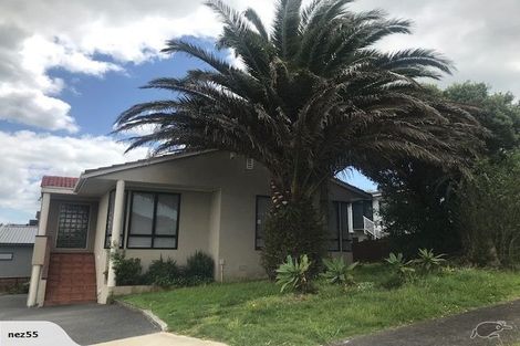 Photo of property in 9 Gwenand Place, Botany Downs, Auckland, 2010