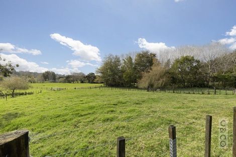 Photo of property in 293 Ararimu Valley Road, Helensville, Waimauku, 0882