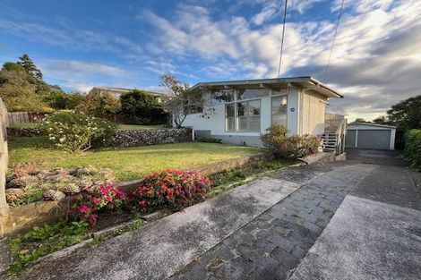 Photo of property in 24 Stanley Road, Glenfield, Auckland, 0629