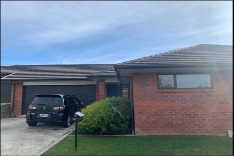 Photo of property in 16 Highgrove Drive, Grandview Heights, Hamilton, 3200