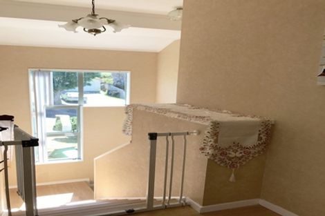 Photo of property in 1/4 Mossop Rise, Glenfield, Auckland, 0629