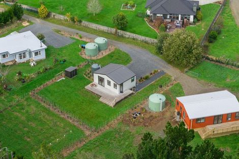Photo of property in 40 Garth Road, Levin, 5571