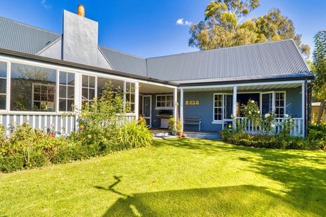 Photo of property in Arataki Way, 8 Arataki Road, Havelock North, 4130