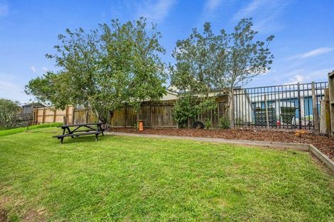 Photo of property in 2/131 Lynn Road, Bayview, Auckland, 0629