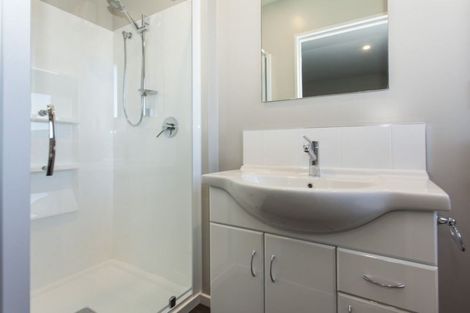 Photo of property in 2/66 Packe Street, Edgeware, Christchurch, 8013