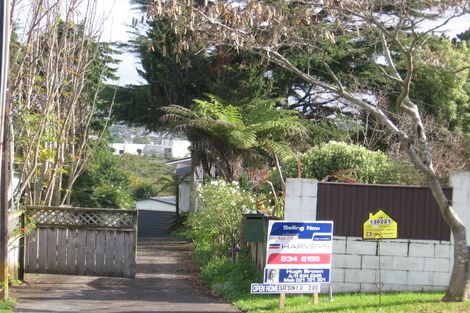 Photo of property in 9 Hughes Terrace, Te Atatu Peninsula, Auckland, 0610