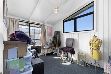 Photo of property in 5 Camellia Avenue, Bell Block, New Plymouth, 4312