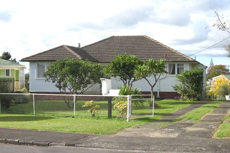 Photo of property in 13 Murray Road, Te Atatu Peninsula, Auckland, 0610