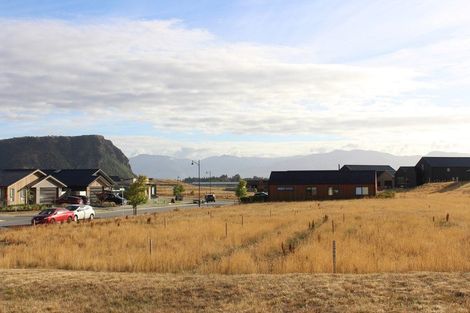 Photo of property in 6 Doug Ledgerwood Drive, Wanaka, 9305