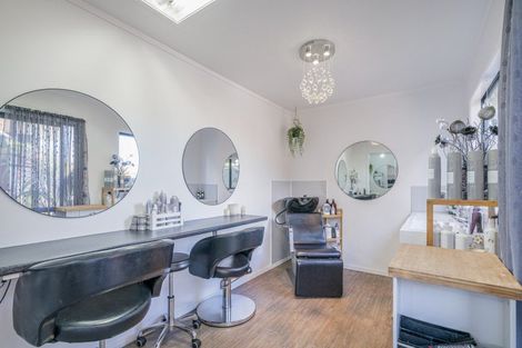 Photo of property in 10 Impala Place, Whitianga, 3510