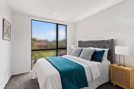 Photo of property in 2/77 Glenmore Road, Sunnyhills, Auckland, 2010