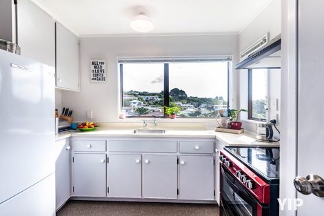 Photo of property in 37 Sunhaven Drive, Newlands, Wellington, 6037