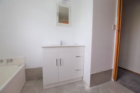 Photo of property in 11a Brunner Road, Glen Eden, Auckland, 0602