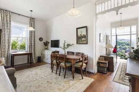Photo of property in 55 Fairview Crescent, Kelburn, Wellington, 6012