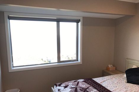 Photo of property in 6b Sunhaven Drive, Newlands, Wellington, 6037