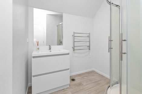 Photo of property in 27u2 Seddon Road, Frankton, Hamilton, 3204