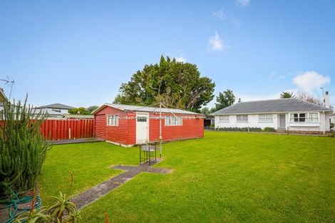 Photo of property in 35 Hereford Street, Te Atatu Peninsula, Auckland, 0610
