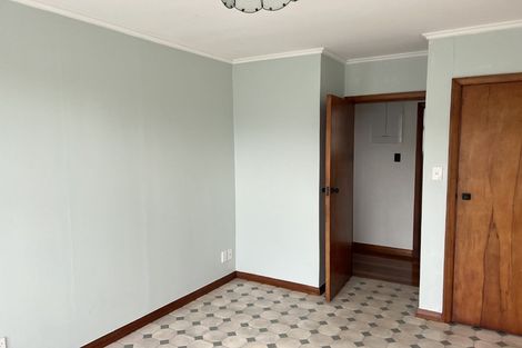 Photo of property in 105 Lake Road, Northcote, Auckland, 0627