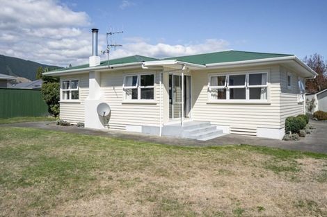 Photo of property in 19 Dickens Street, Stoke, Nelson, 7011