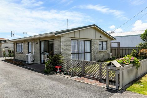 Photo of property in 13 Karamu Street, Strandon, New Plymouth, 4312