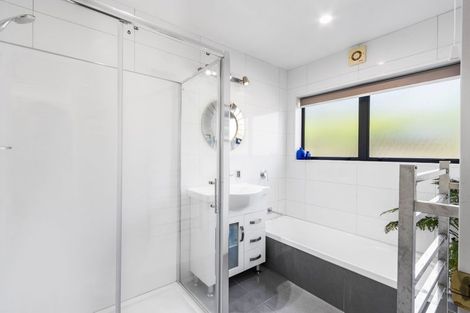 Photo of property in 29 Greystoke Lane, Avonhead, Christchurch, 8042