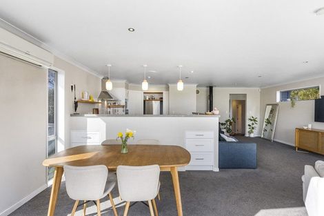 Photo of property in 6 Poplar Road, Stanmore Bay, Whangaparaoa, 0932