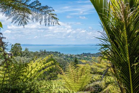 Photo of property in 70 Scenic Drive, Titirangi, Auckland, 0604