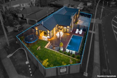 Photo of property in 2 Somerville Road, Shelly Park, Auckland, 2014