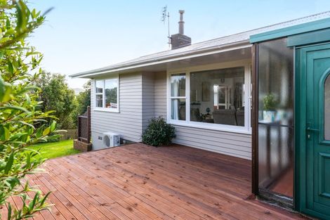 Photo of property in 33 Lynda Avenue, Paparangi, Wellington, 6037