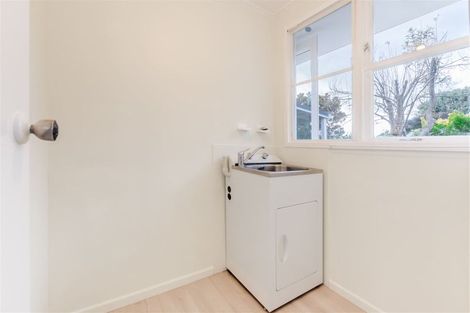 Photo of property in 9 Lesley Grove, Waikanae, 5036