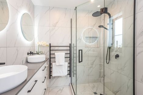 Photo of property in 16 Clyde Road, Upper Riccarton, Christchurch, 8041