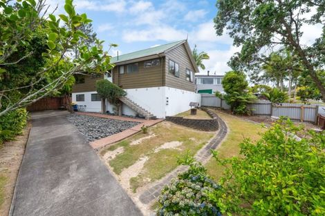 Photo of property in 92 Kemp Road, Massey, Auckland, 0614