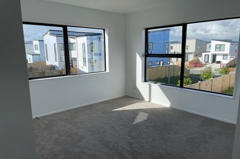 Photo of property in 28 Minhas Road, Papakura, 2110