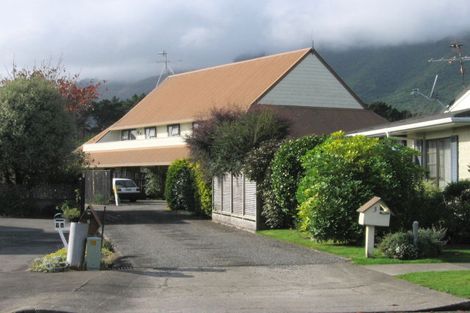 Photo of property in 3 Awanui Drive, Waikanae, 5036