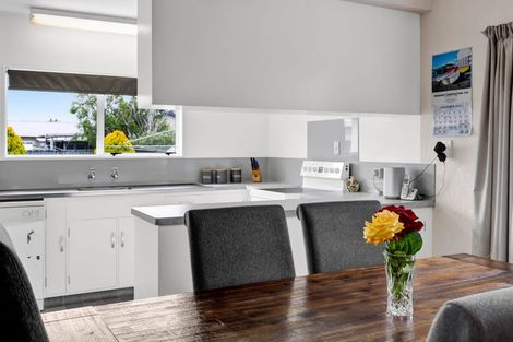 Photo of property in 18 Kamahi Avenue, Hawera, 4610