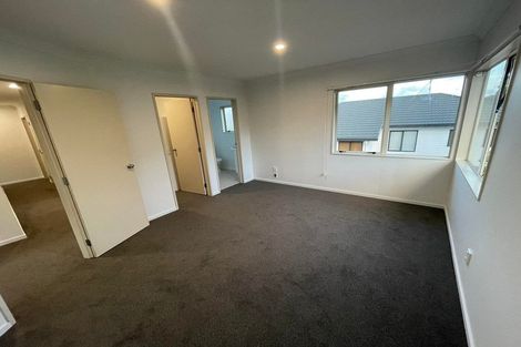 Photo of property in 22 Killygordon Place, Massey, Auckland, 0614