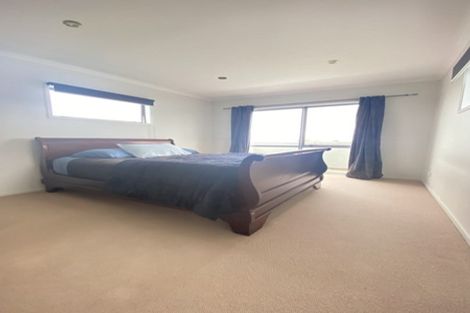 Photo of property in 35 Cleat Street, Whitby, Porirua, 5024