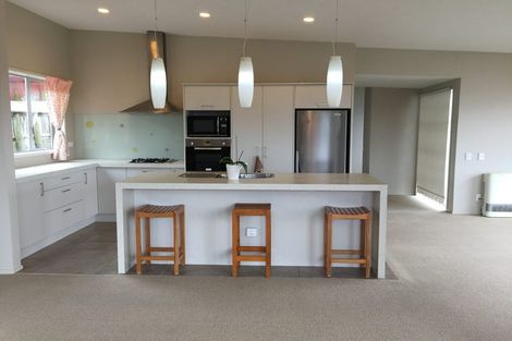 Photo of property in 23 Tamworth Crescent, Newlands, Wellington, 6037