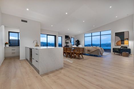 Photo of property in 6 Okupe Grove, Aotea, Porirua, 5024