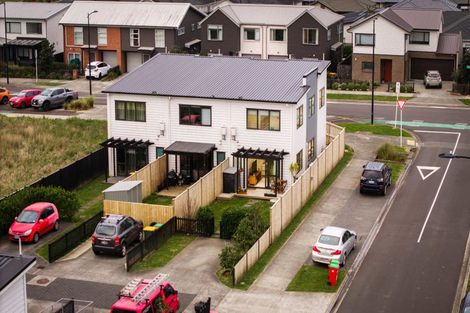 Photo of property in 2 Lumbarda Drive, Kumeu, 0810