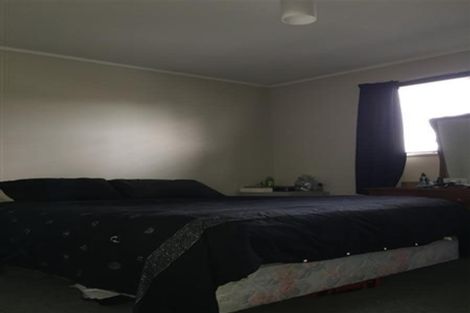 Photo of property in 90 Riverpark Crescent, Henderson, Auckland, 0610