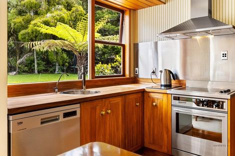 Photo of property in 15 Sylvan Valley Avenue, Titirangi, Auckland, 0604