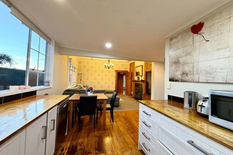 Photo of property in 9 Walsh Road, Westown, New Plymouth, 4310