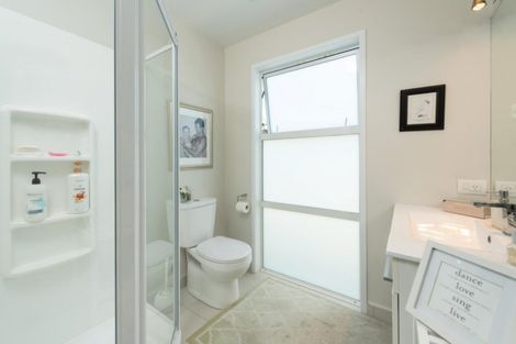 Photo of property in 17 Aubrey Way, Brookfield, Tauranga, 3110