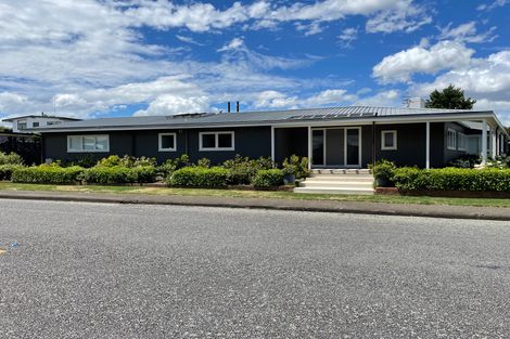 Photo of property in 15 Goodger Street, Waipukurau, 4200