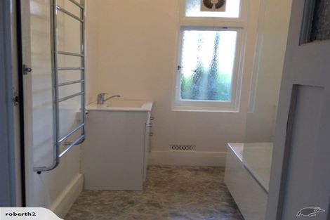 Photo of property in 17 Hargreaves Street, Mount Cook, Wellington, 6021