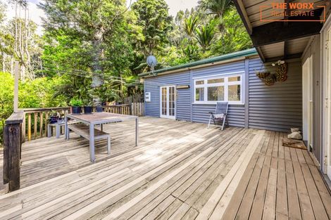 Photo of property in 103 Laingholm Drive, Laingholm, Auckland, 0604